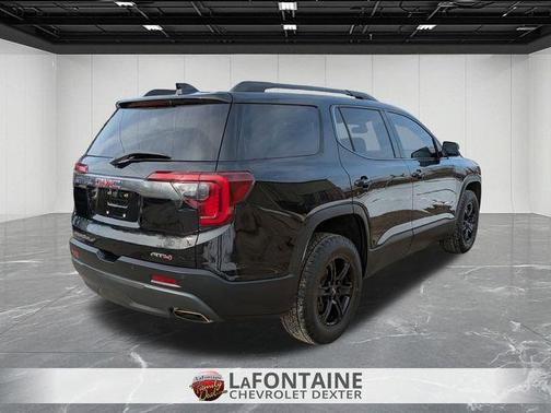 2022 GMC Acadia AT4