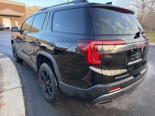 2022 GMC Acadia AT4