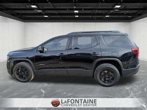 2022 GMC Acadia AT4