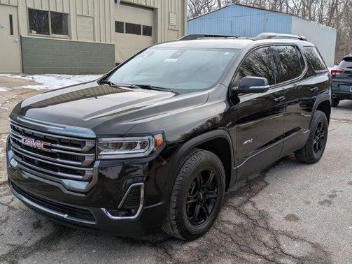2022 GMC Acadia AT4