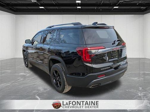 2022 GMC Acadia AT4