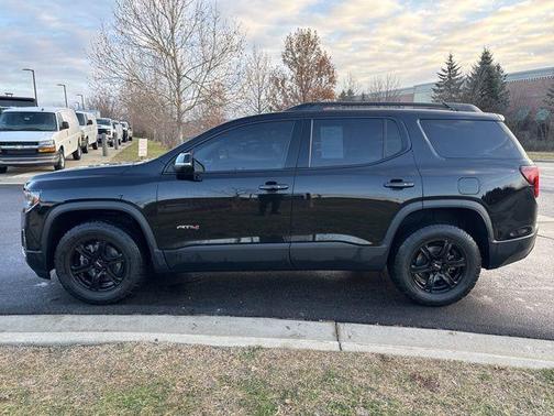 2022 GMC Acadia AT4