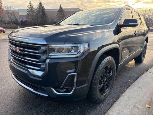2022 GMC Acadia AT4