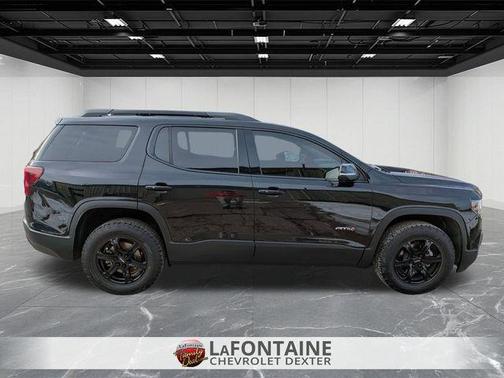 2022 GMC Acadia AT4
