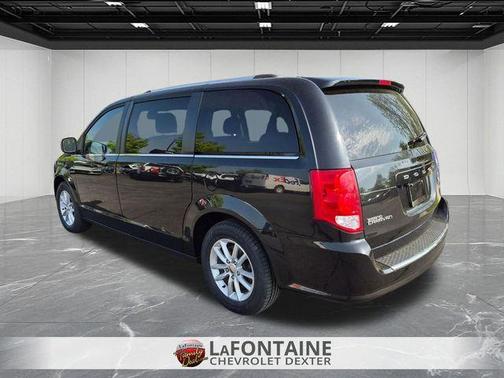 Black Onyx Crystal Pearlcoat 2020 Dodge Grand Caravan SXT