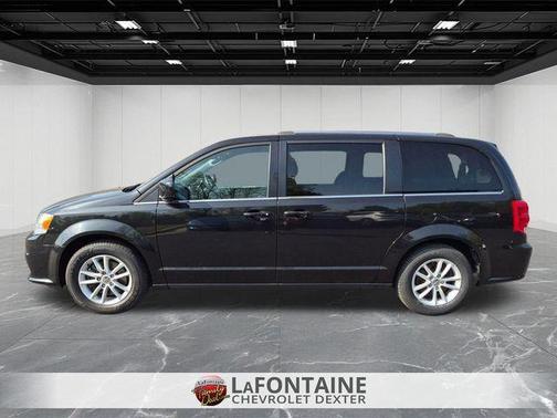 Black Onyx Crystal Pearlcoat 2020 Dodge Grand Caravan SXT