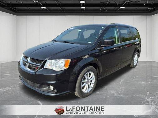 Black Onyx Crystal Pearlcoat 2020 Dodge Grand Caravan SXT