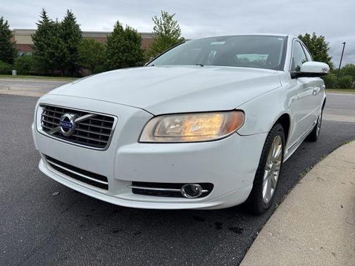Ice White 2010 Volvo S80 3.2