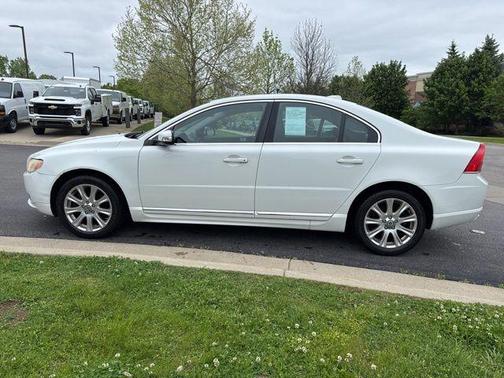 Ice White 2010 Volvo S80 3.2