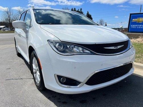 2018 Chrysler Pacifica Touring-L