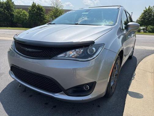 2018 Chrysler Pacifica Touring-L Plus