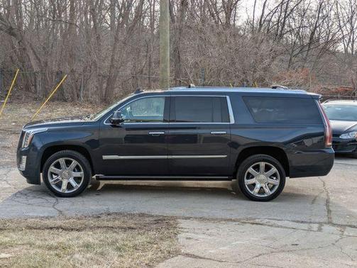 2019 Cadillac Escalade ESV Premium Luxury