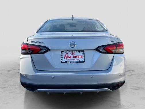 2022 Nissan Versa SV