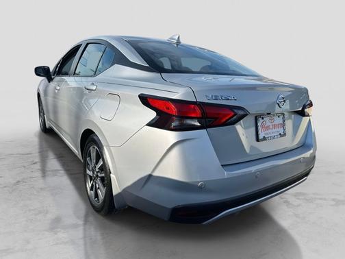 2022 Nissan Versa SV