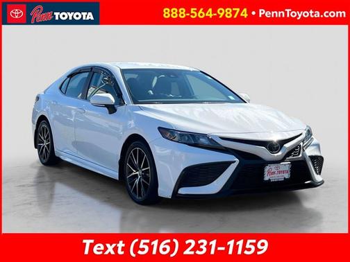 ICE CAP 2024 Toyota Camry SE