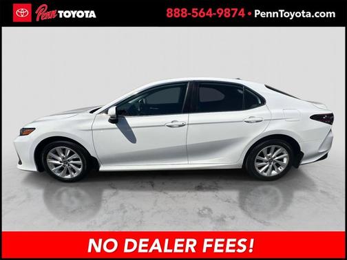 ICE CAP 2023 Toyota Camry LE