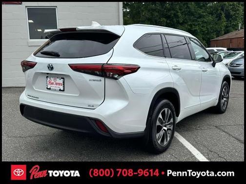 2022 Toyota Highlander Hybrid XLE