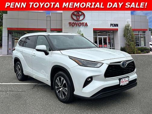 2022 Toyota Highlander Hybrid XLE