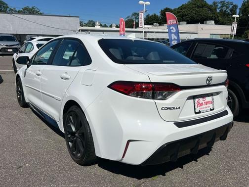 ICE CAP 2025 Toyota Corolla SE