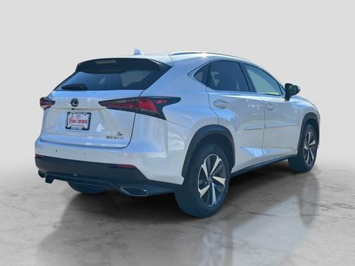 EMINENT WHITE PEA 2020 Lexus NX 300 Base
