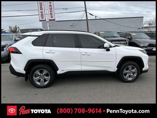 2022 Toyota RAV4 Hybrid LE
