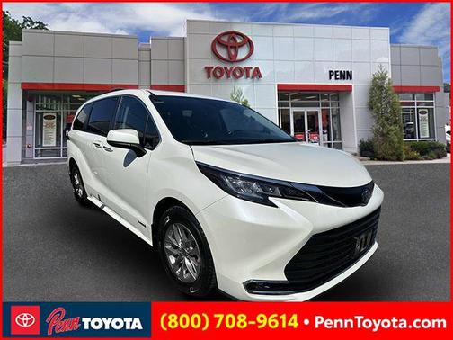 2021 Toyota Sienna XLE