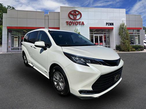 2021 Toyota Sienna XLE