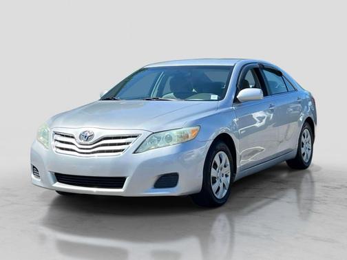 CLASSIC SILVER METALLIC 2010 Toyota Camry LE