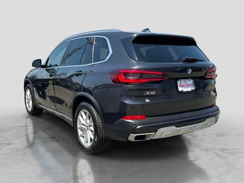 Dark Graphite Metallic 2022 BMW X5 xDrive40i