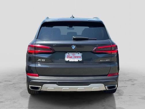 Dark Graphite Metallic 2022 BMW X5 xDrive40i