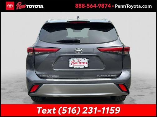 MAGNETIC GRAY MET 2023 Toyota Highlander Platinum