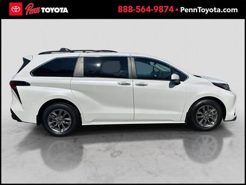 2023 Toyota Sienna XLE