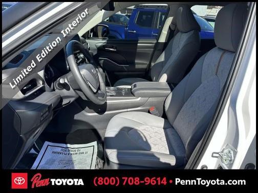 2023 Toyota Highlander Hybrid Bronze Edition