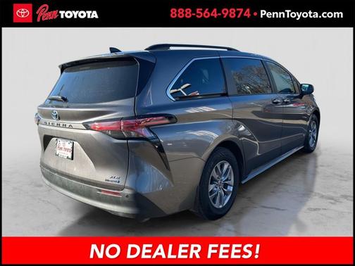 2022 Toyota Sienna XLE