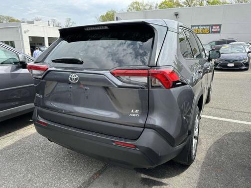 2022 Toyota RAV4 LE