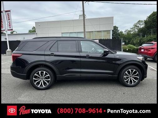 2022 Ford Explorer ST-Line