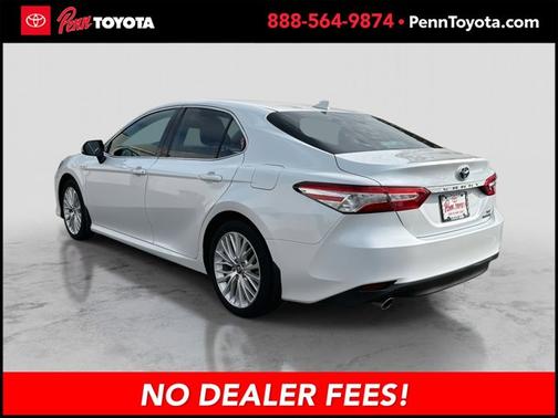 2020 Toyota Camry Hybrid XLE
