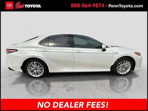 2020 Toyota Camry Hybrid XLE