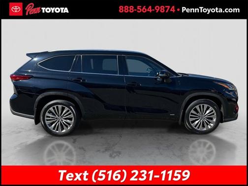 MIDNIGHT BLACK METALLIC 2022 Toyota Highlander Hybrid Platinum