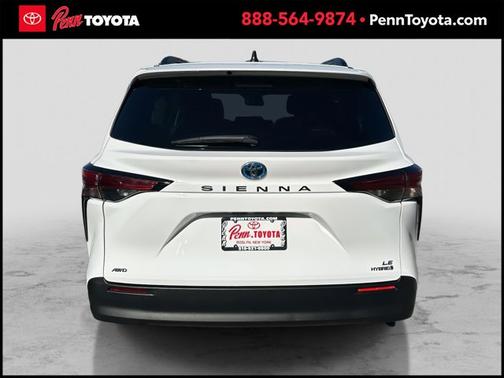 2022 Toyota Sienna LE