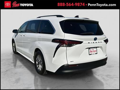 2022 Toyota Sienna LE