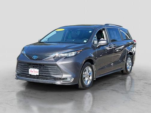 2023 Toyota Sienna XLE