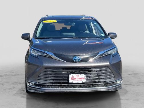 2023 Toyota Sienna XLE