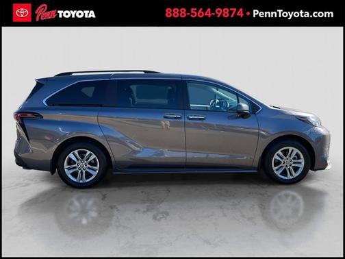 2023 Toyota Sienna XLE