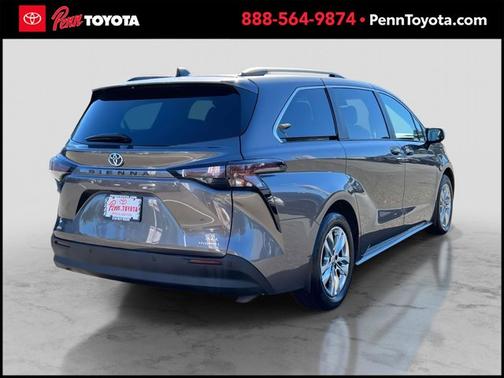 2023 Toyota Sienna XLE