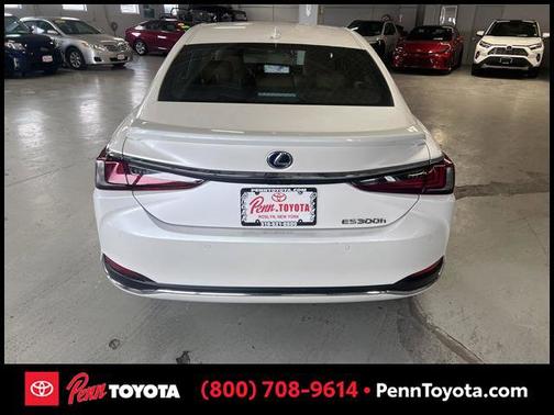 2021 Lexus ES 300h Luxury