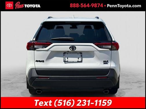 ICE CAP 2023 Toyota RAV4 XLE