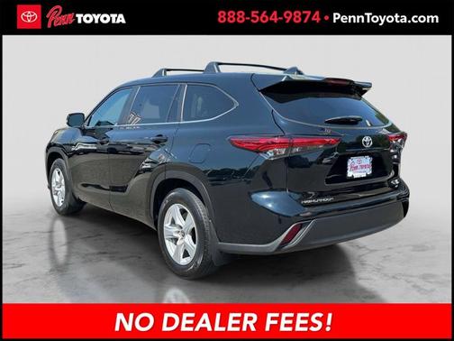 MIDNIGHT BLACK ME 2023 Toyota Highlander LE