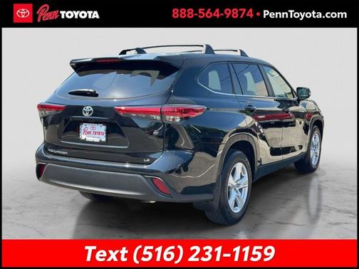 MIDNIGHT BLACK ME 2023 Toyota Highlander LE