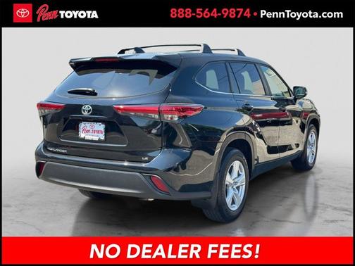 MIDNIGHT BLACK ME 2023 Toyota Highlander LE